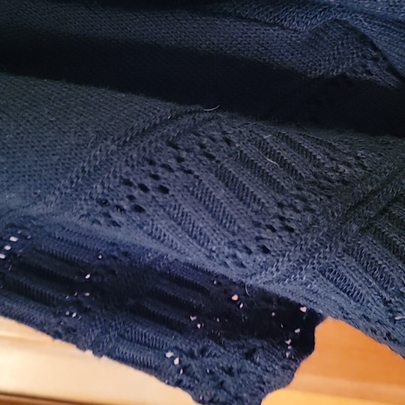 Black sweater - Picture 3 of 3